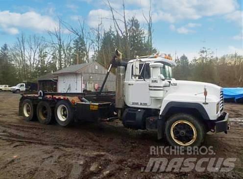 Mack RD 686 SX Camioane Demontabile