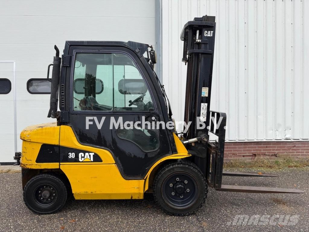 CAT DP 30 N Stivuitor diesel