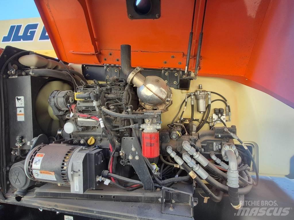 JLG 800 AJ Nacele cu brat articulat