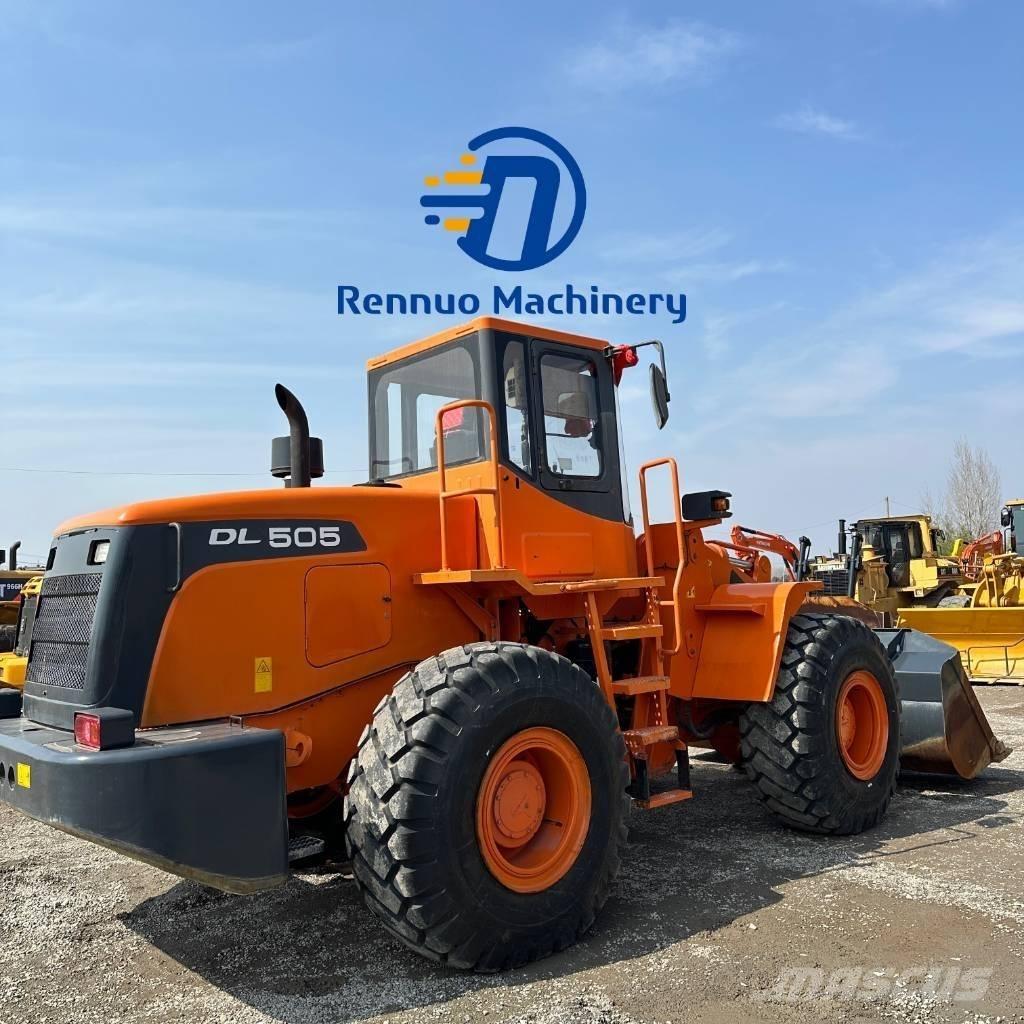 Doosan DL505 Incarcator pe pneuri