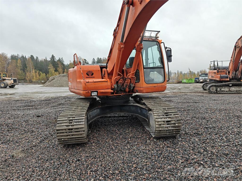 Daewoo 220 LC-V Excavatoare pe șenile
