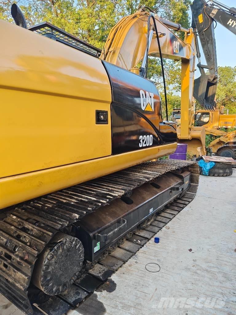 CAT 320d Excavatoare pe șenile
