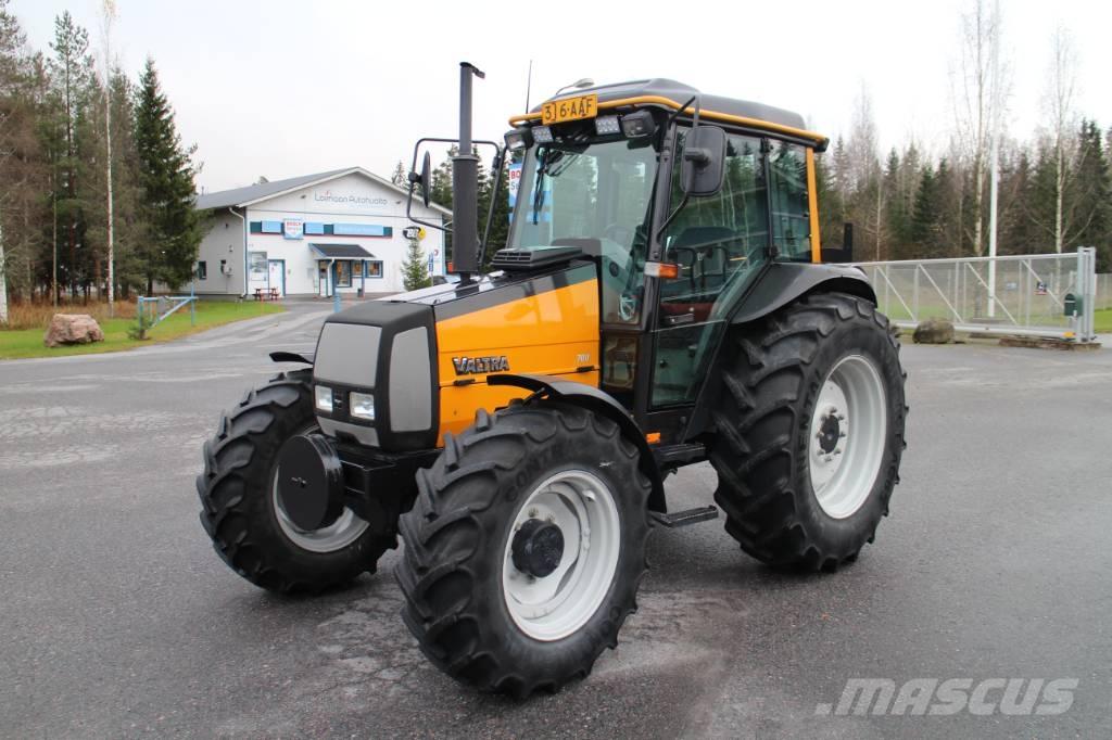 Valtra 700 Tractoare