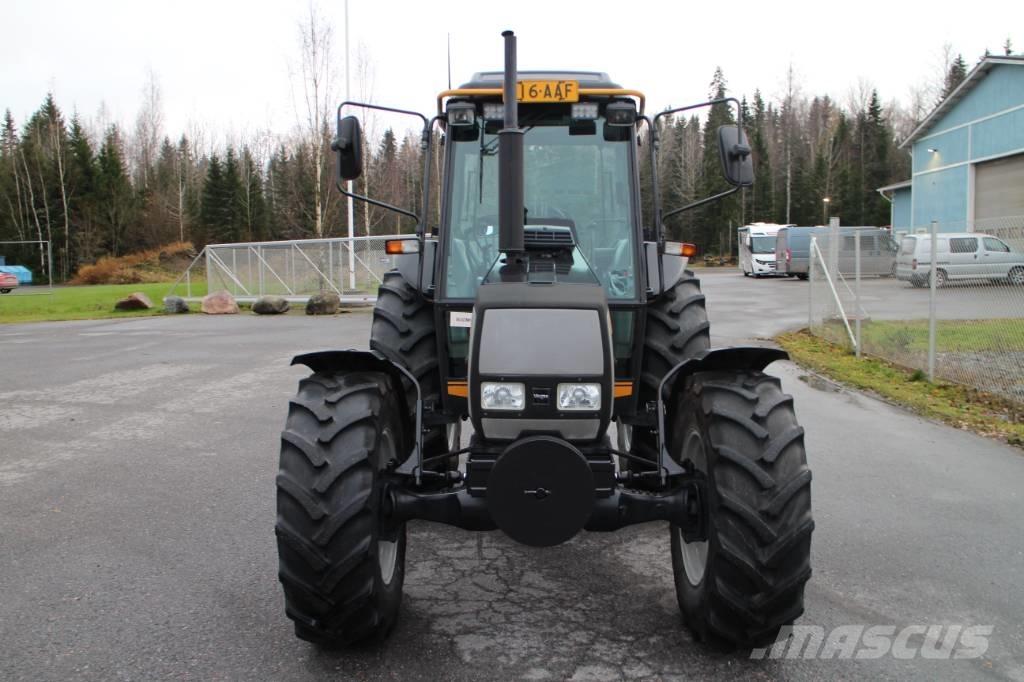 Valtra 700 Tractoare