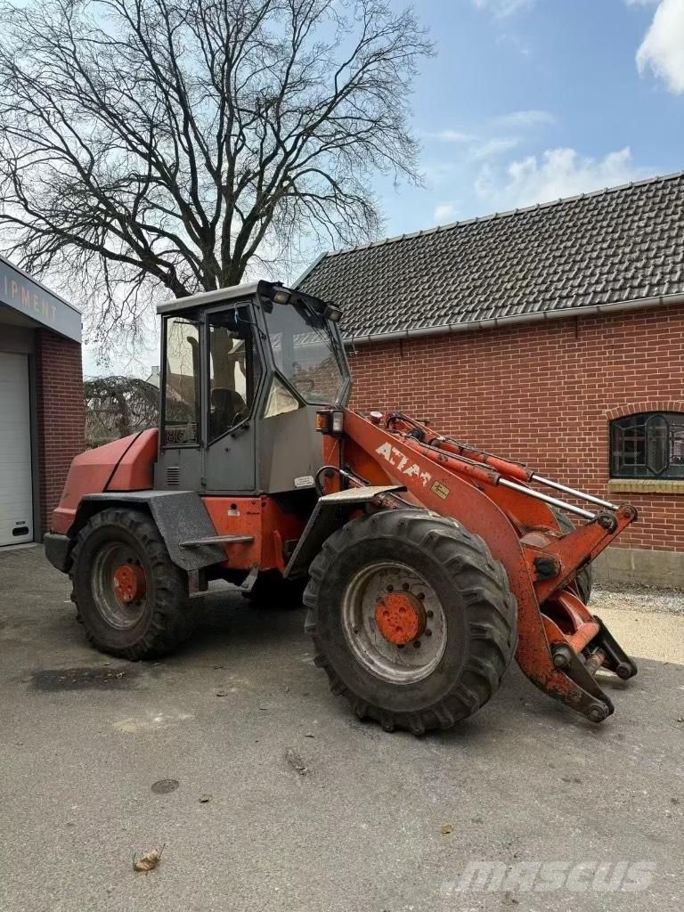 Atlas AR 86 E Incarcator pe pneuri