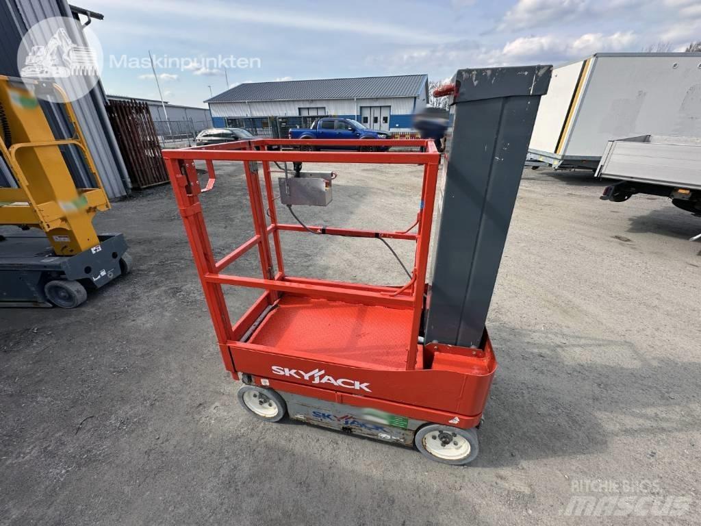 SkyJack SJ 12 Ascensoare verticale catarg