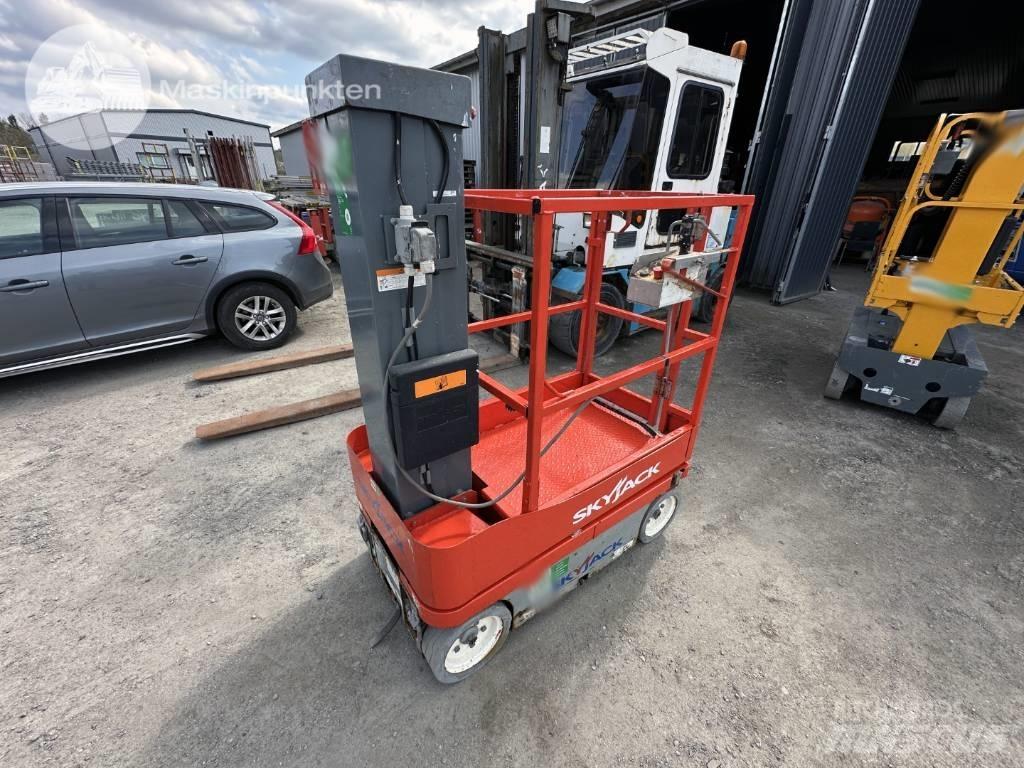 SkyJack SJ 12 Ascensoare verticale catarg