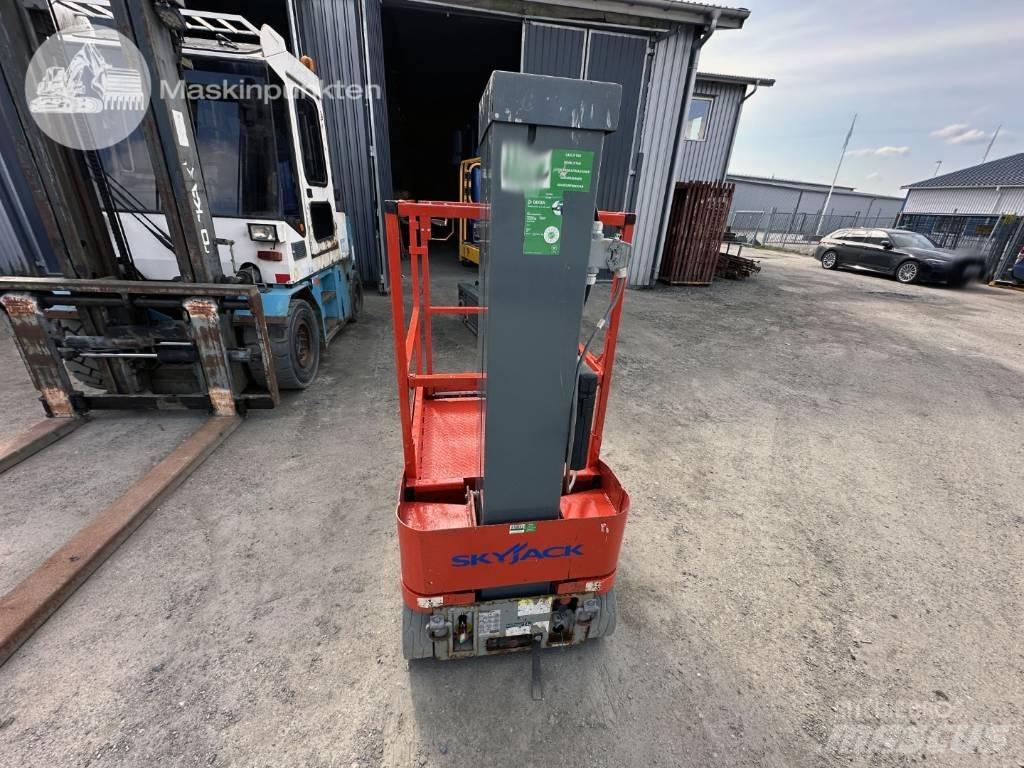 SkyJack SJ 12 Ascensoare verticale catarg