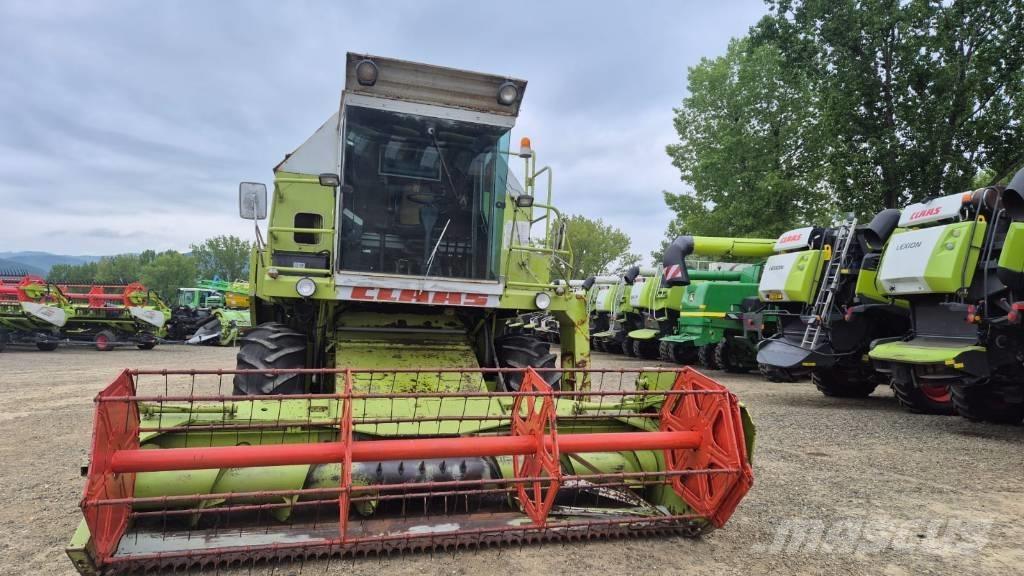 CLAAS Dominator 86 Combine de secerat