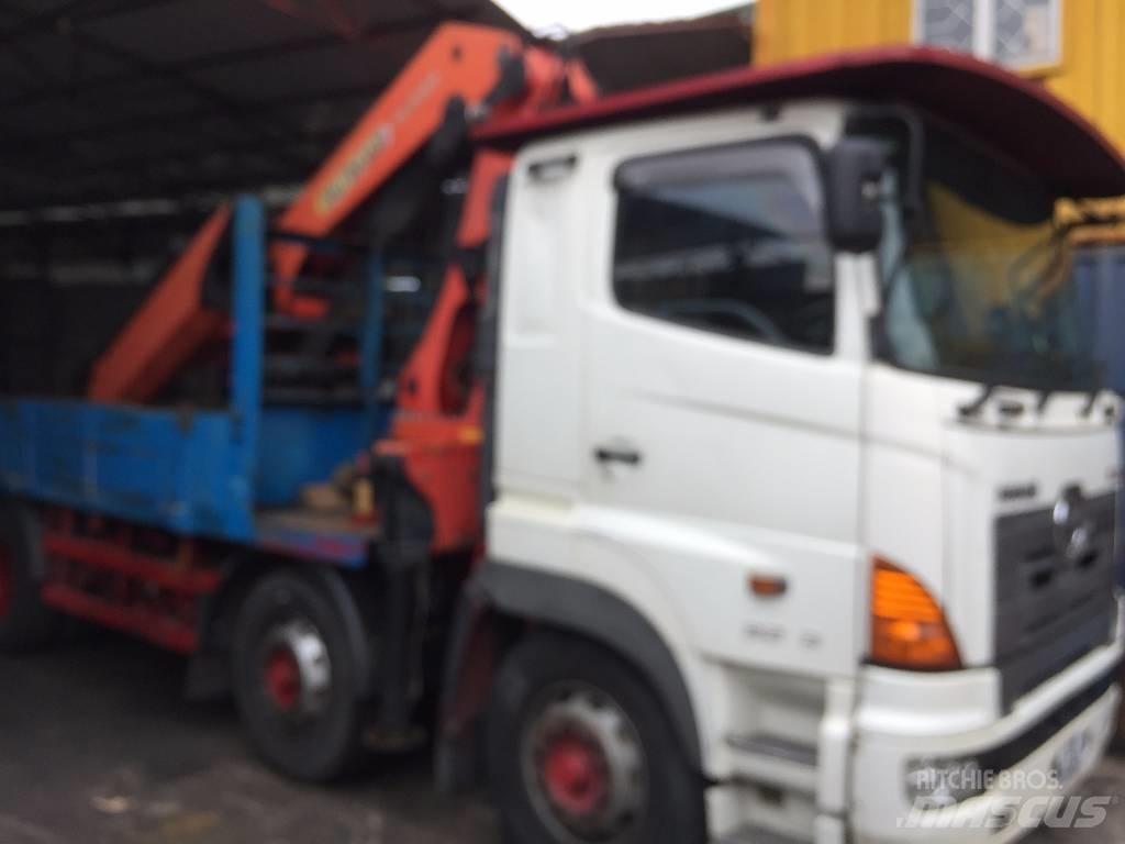 Hino 700 FY Camioane cu macara