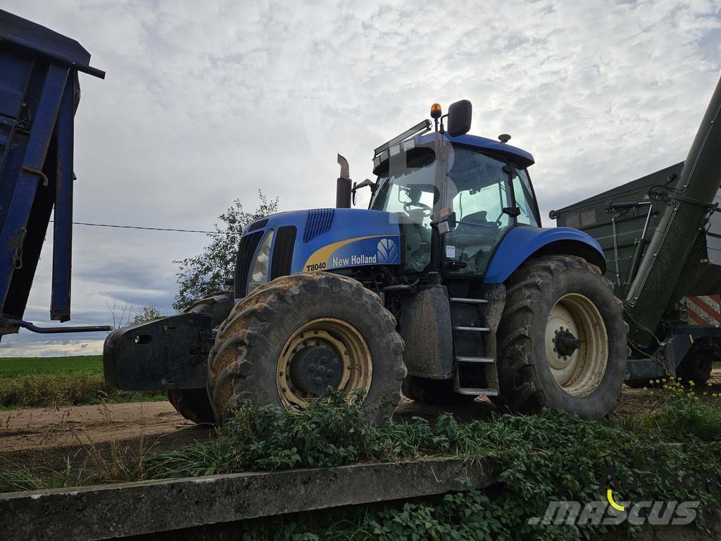 New Holland T 8040 Tractoare