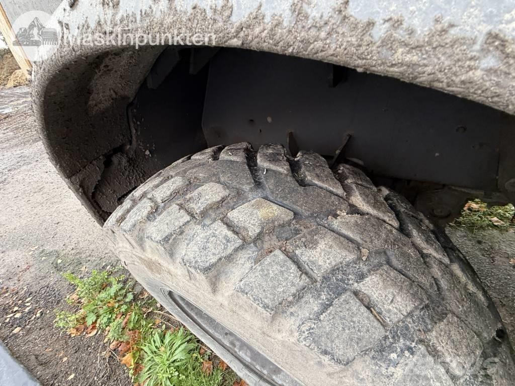  Meclac AF 1050 Incarcator pe pneuri