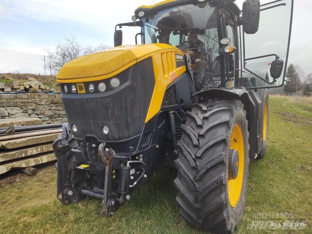 JCB Fastrac 8330 Tractoare