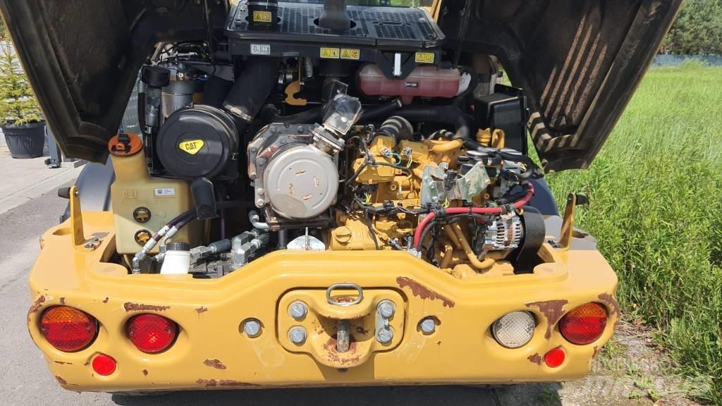 CAT 908M Incarcator pe pneuri