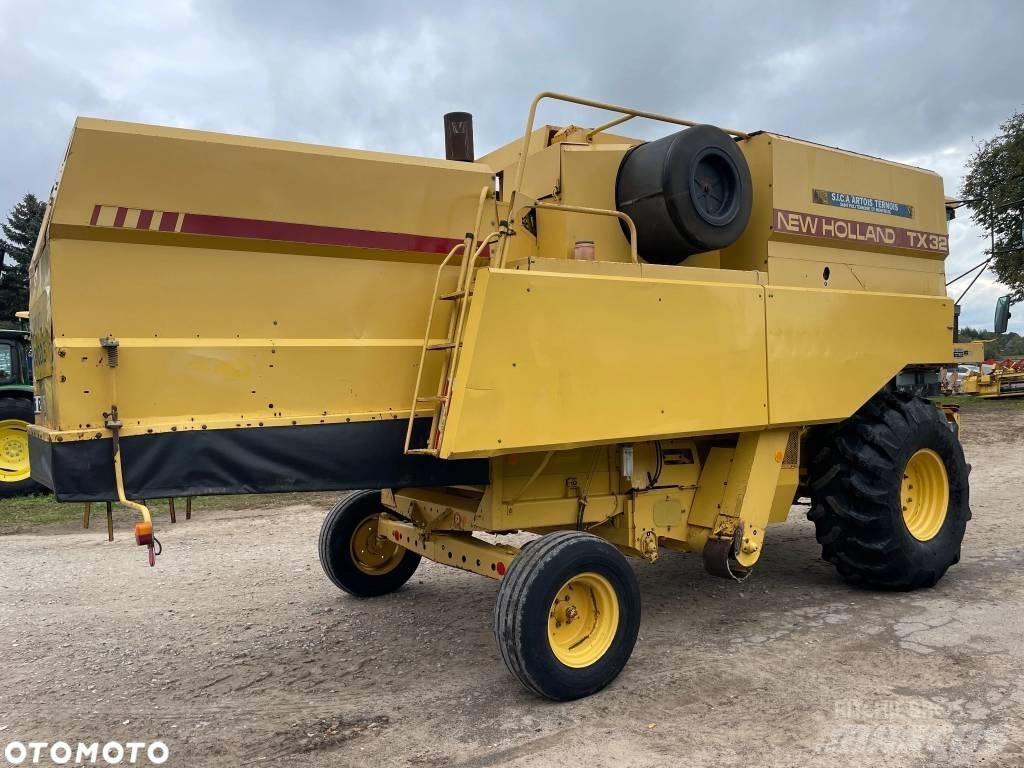 New Holland TX 32 Combine de secerat