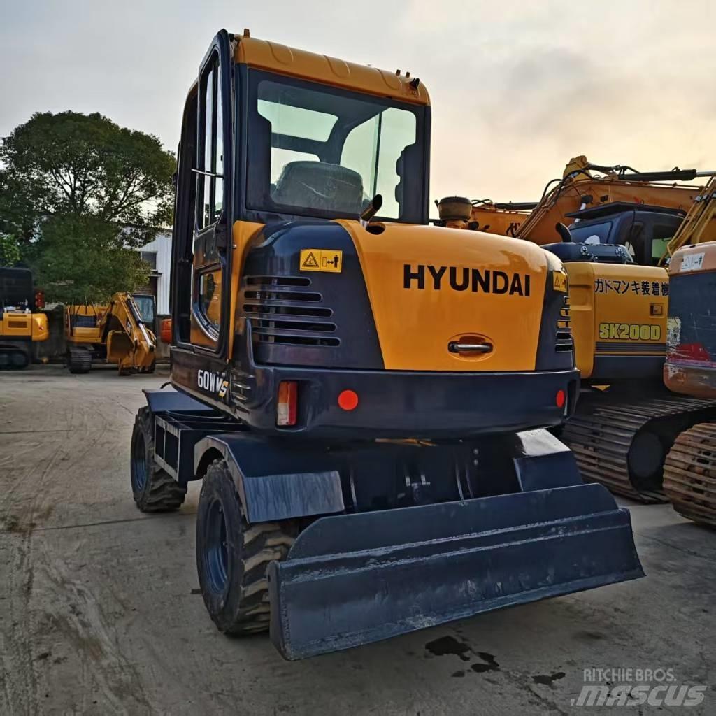 Hyundai 60W-9 Excavatoare cu roti