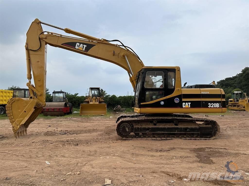 CAT 320BL Excavatoare pe șenile
