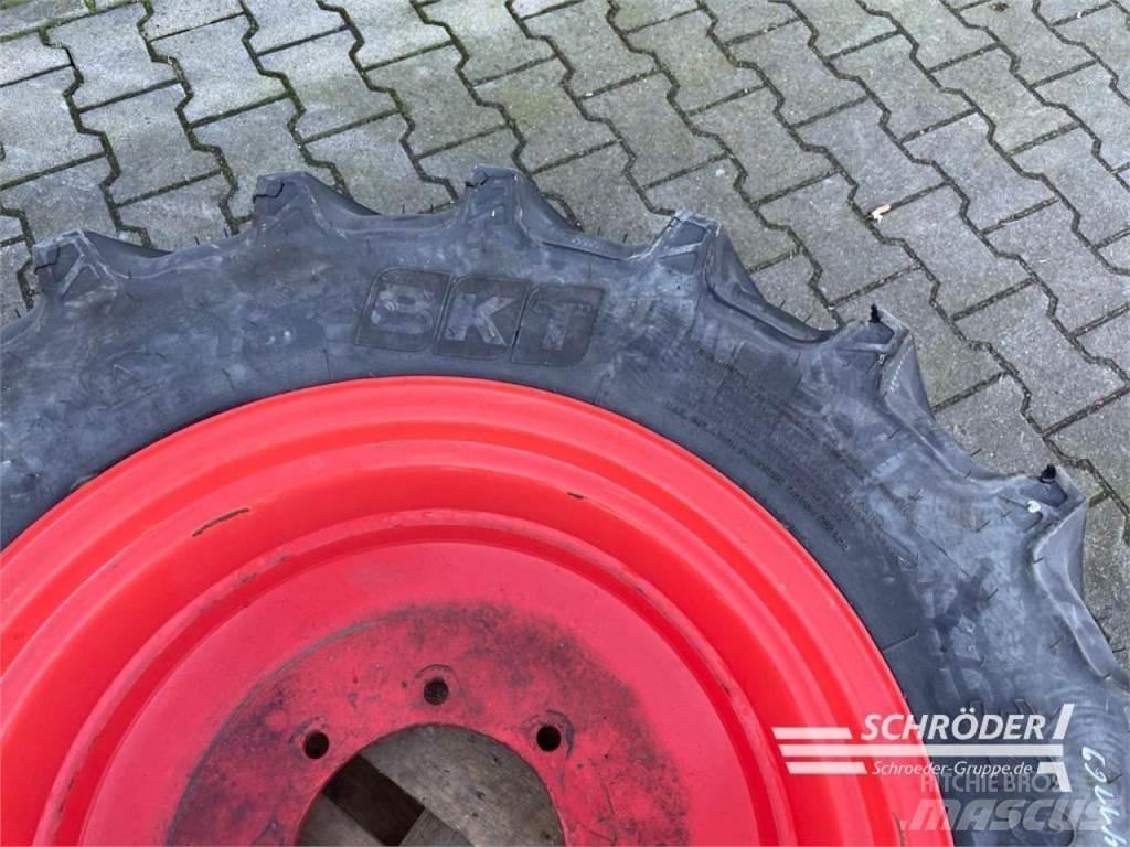 BKT 1X 320/70 R24 Roti