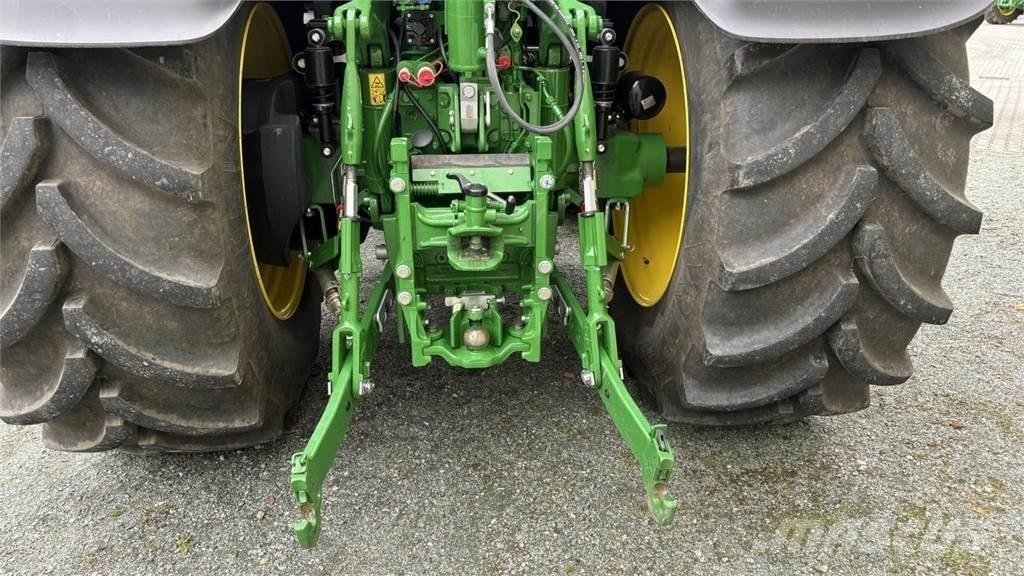 John Deere 6M240 Tractoare