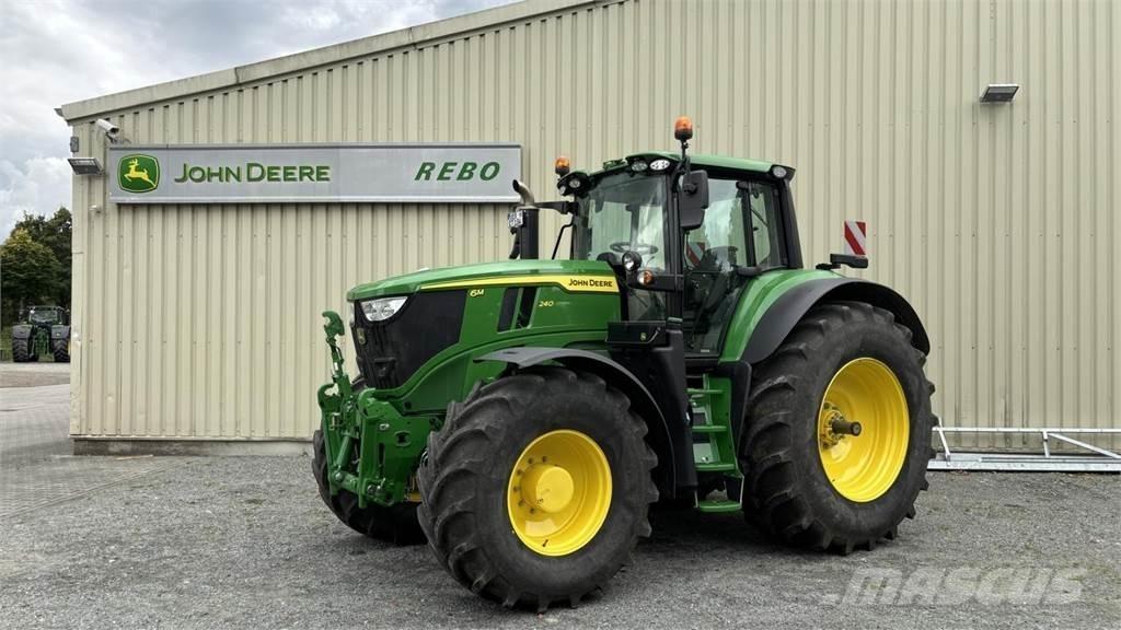 John Deere 6M240 Tractoare