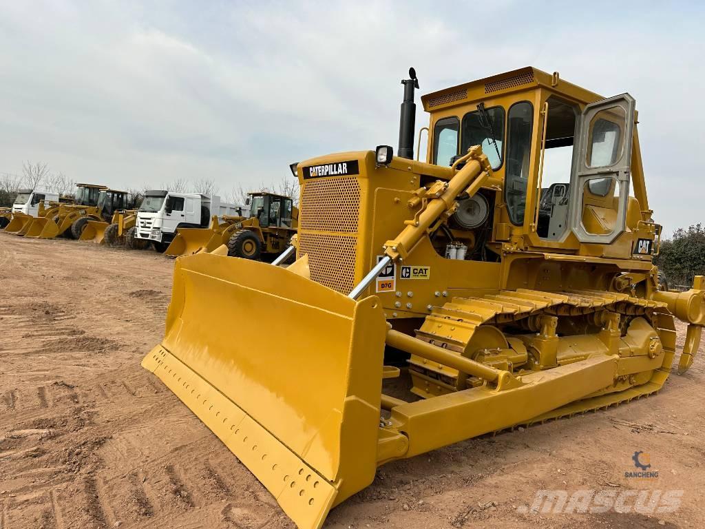 CAT D7G Buldozere pe senile