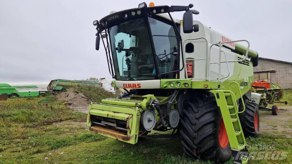 CLAAS Lexion 670 Combine de secerat