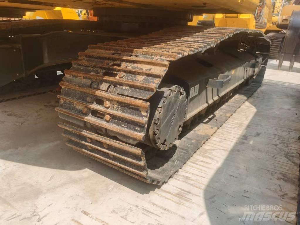 Komatsu PC 200-8 Excavatoare pe șenile
