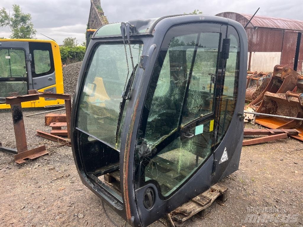 JCB JS220 Cabin / Cab Excavatoare pe șenile
