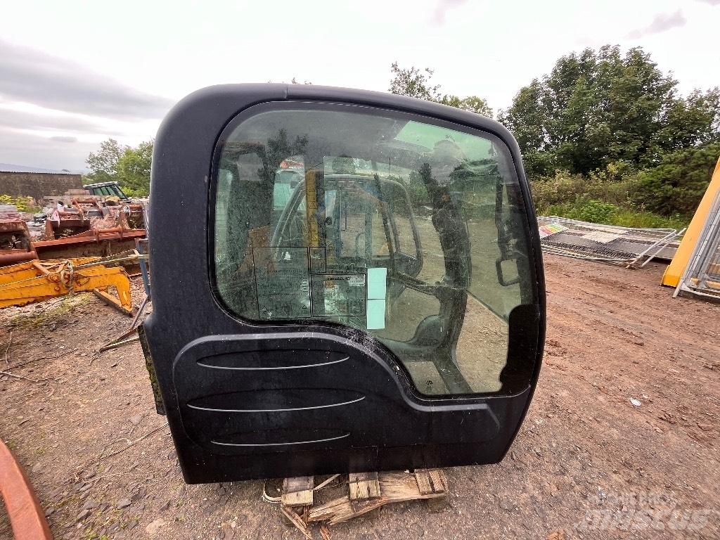 JCB JS220 Cabin / Cab Excavatoare pe șenile
