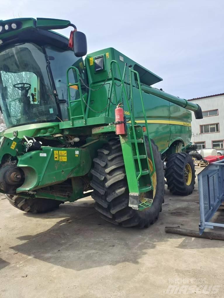 John Deere S660 Combine de secerat