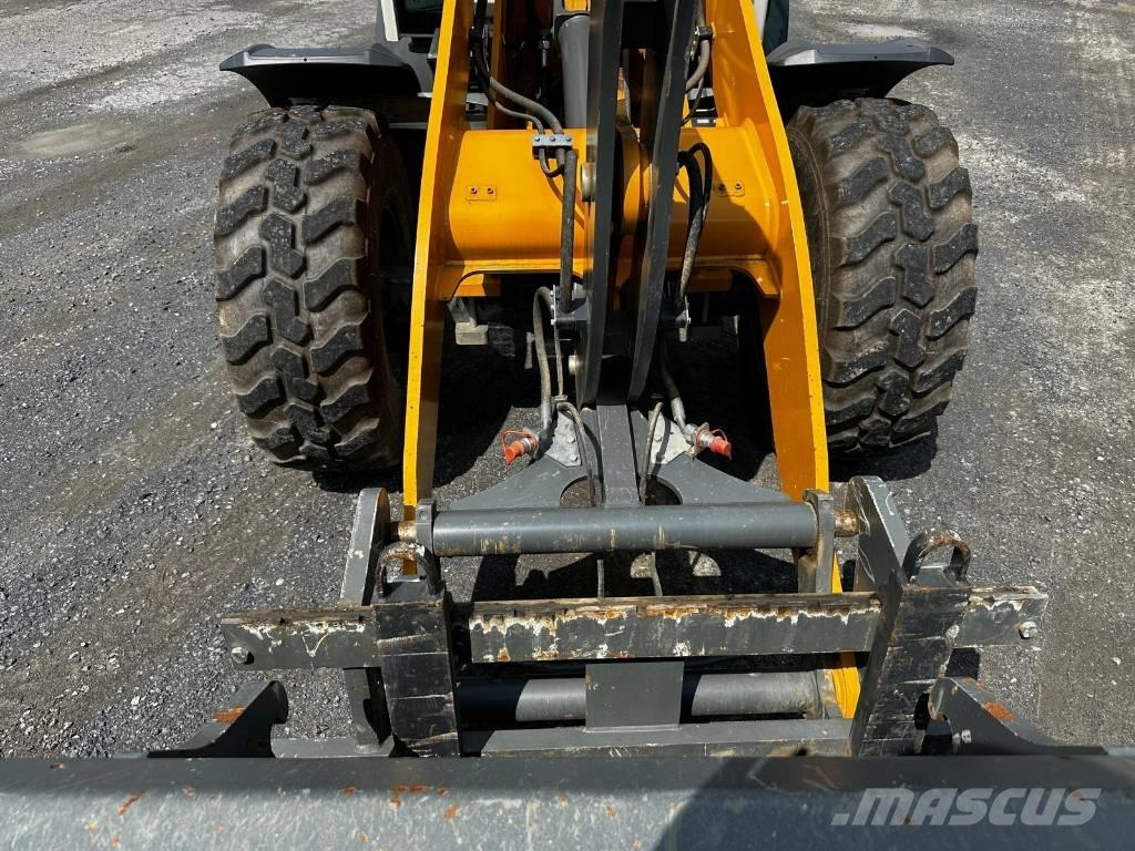 Liebherr 504 Compact Incarcator pe pneuri