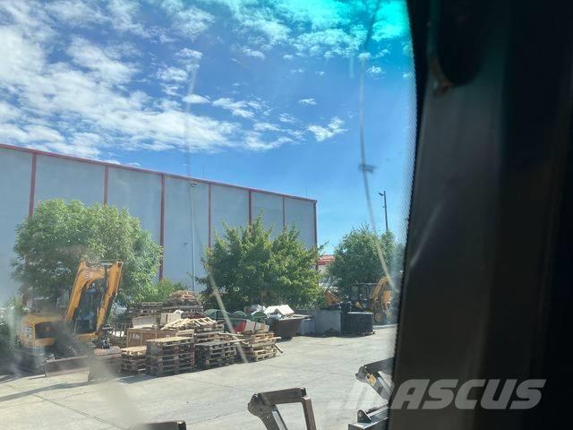 JCB 4CX AEC Buldoexcavatoare