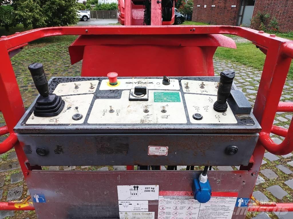 SkyJack SJ 66 T Nacele cu brat telescopic