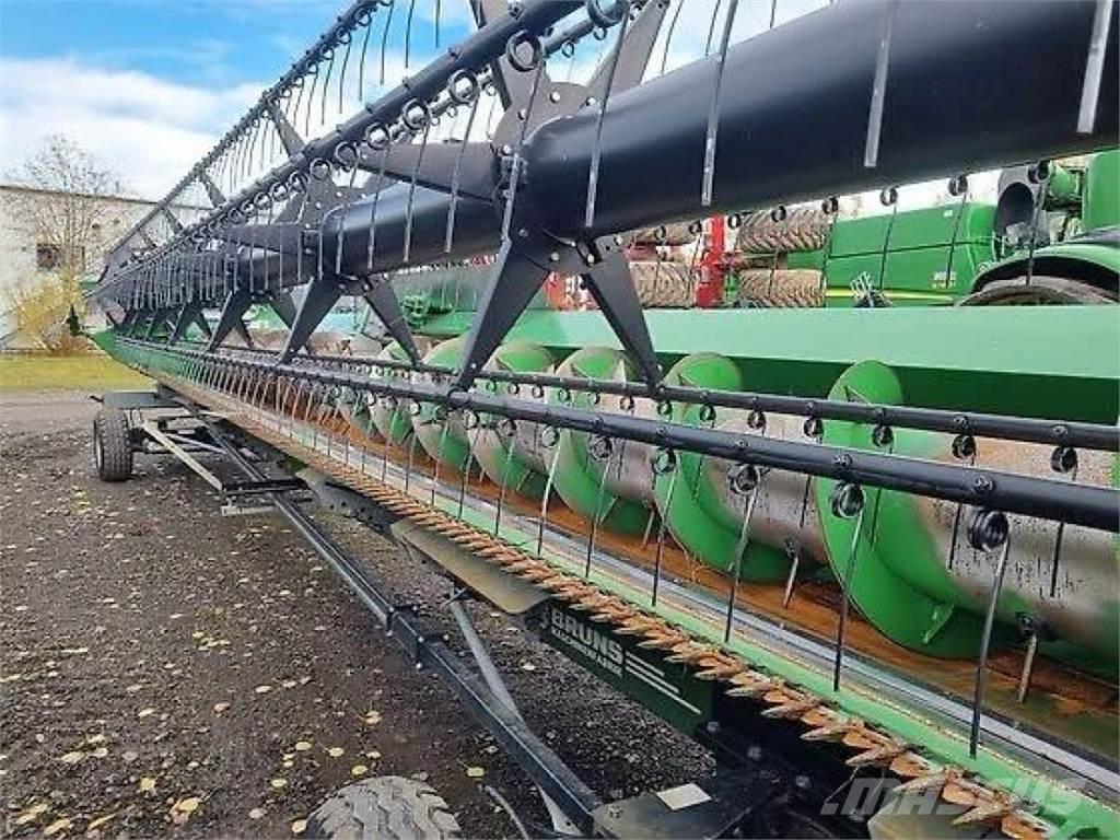 John Deere S 685 i Combine de secerat
