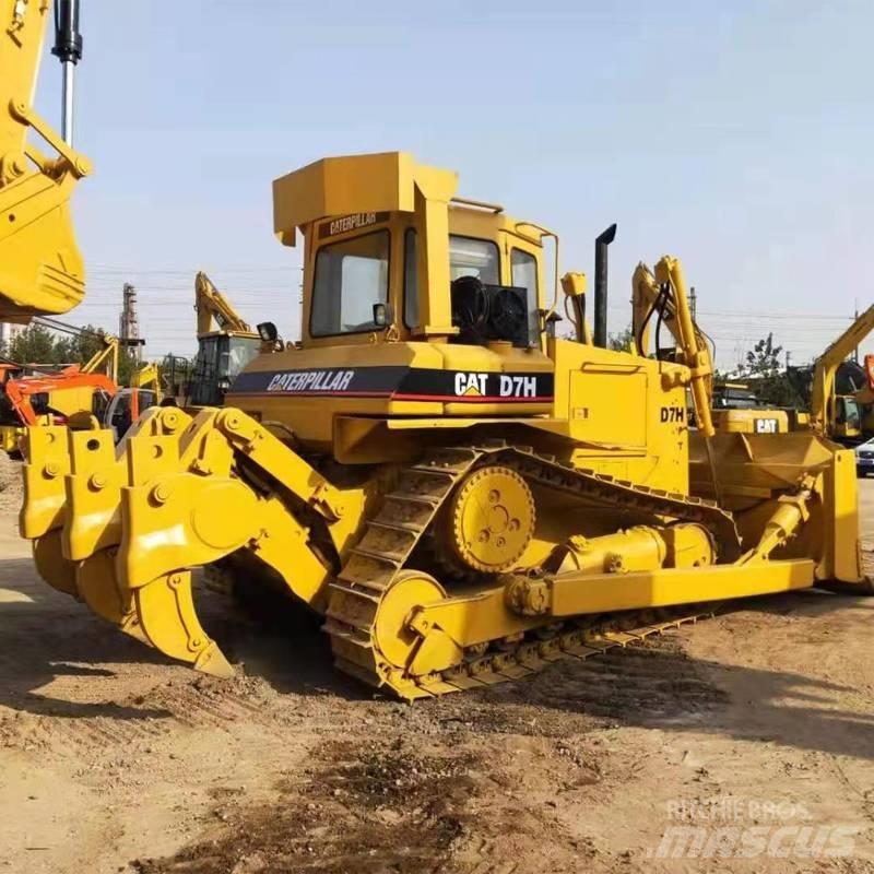 CAT D7H Buldozere pe senile