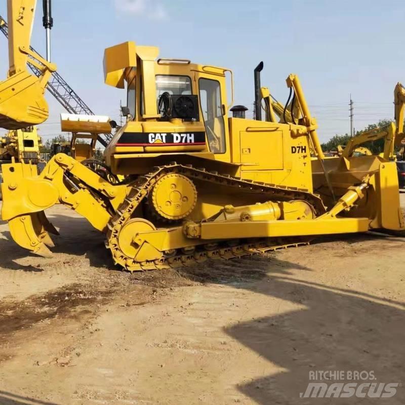 CAT D7H Buldozere pe senile