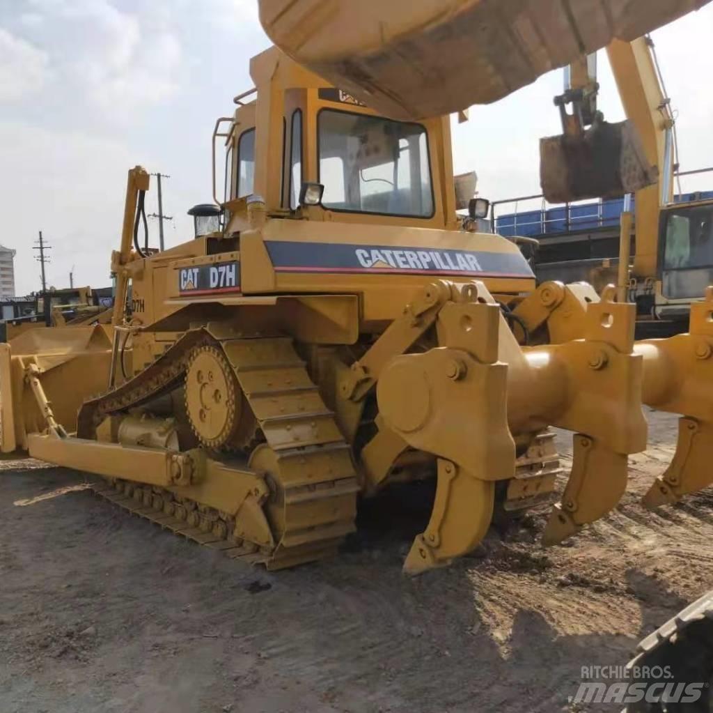 CAT D7H Buldozere pe senile