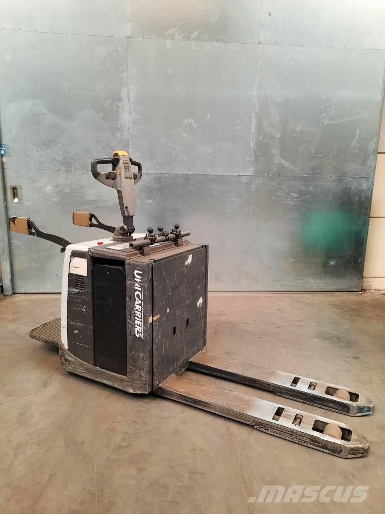 UniCarriers 200PMR Transpaleta cu platforma