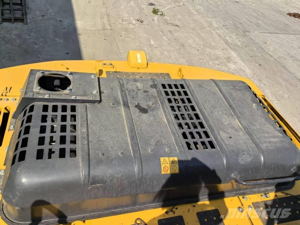 Komatsu PC220-8 Excavatoare pe șenile
