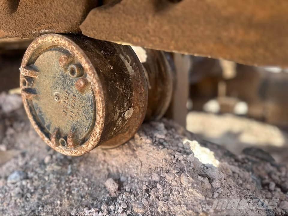 CAT 375 B Excavatoare pe șenile
