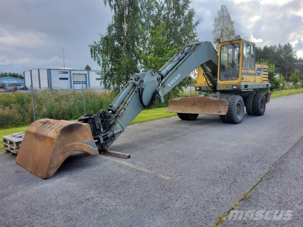 Volvo EW 200 Excavatoare cu roti