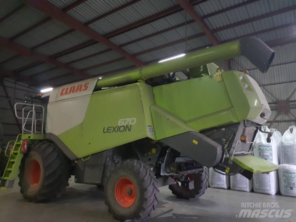 CLAAS Lexion 670 Combine de secerat