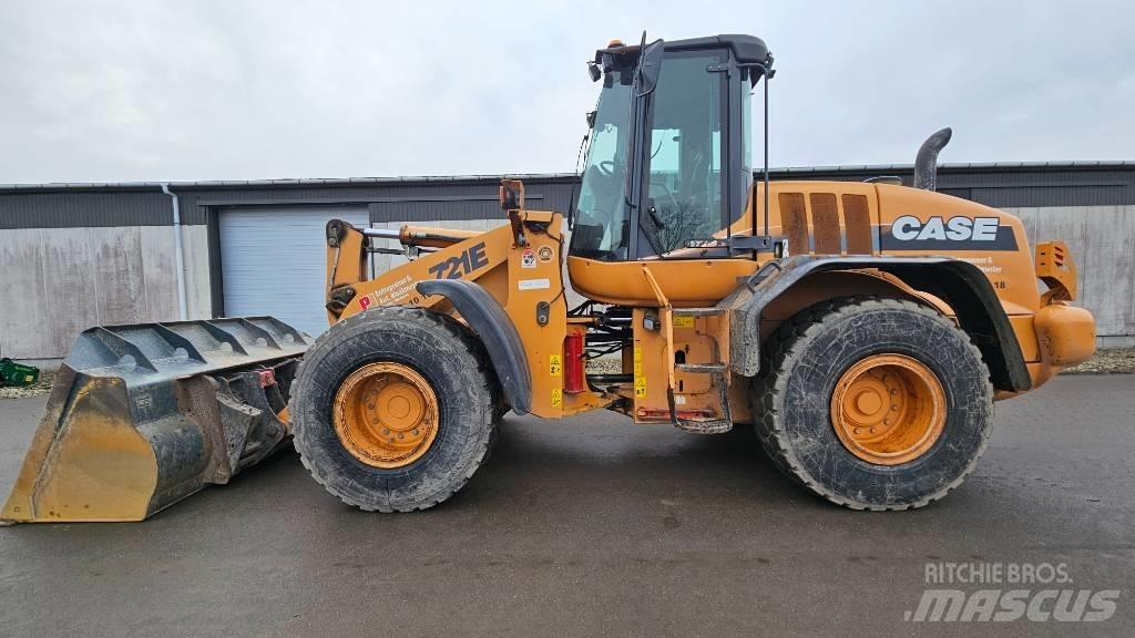 CASE 721 E Incarcator pe pneuri