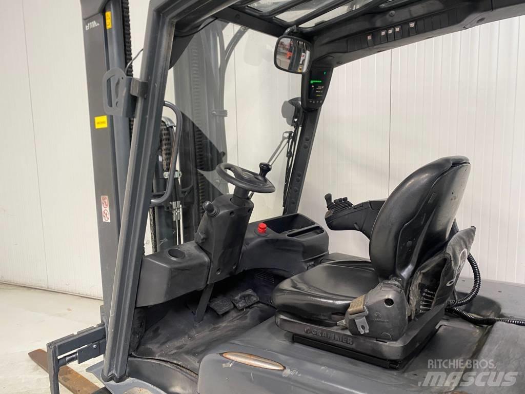 Linde E30L-01 Stivuitor electric