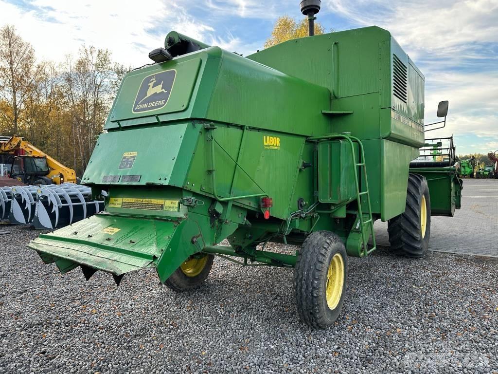 John Deere 1042 Combine de secerat