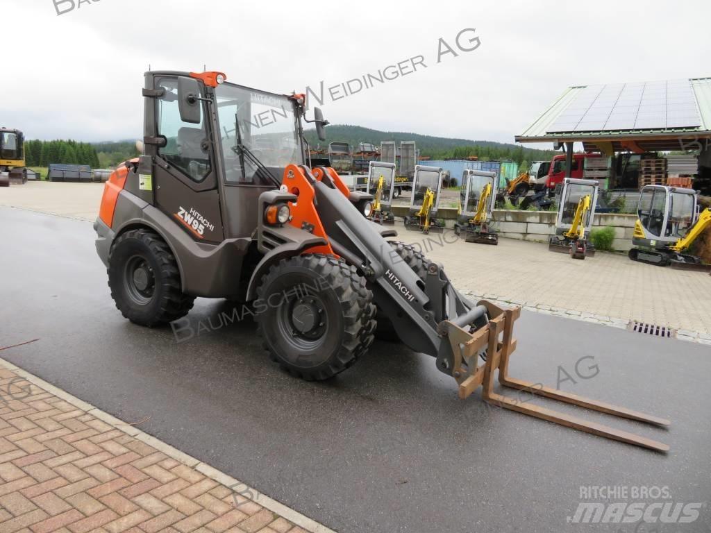 Hitachi ZW 95 Incarcator pe pneuri