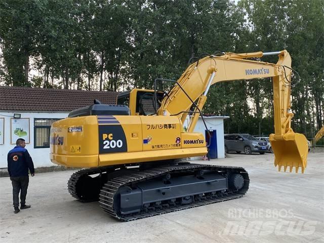 Komatsu PC200-8 Excavatoare pe șenile
