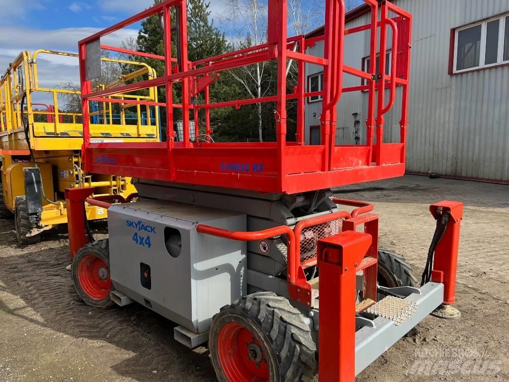 SkyJack SJ 6832 RT Platforme foarfeca