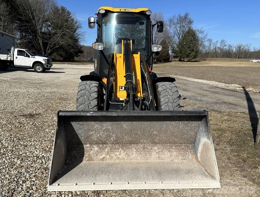 JCB 409 Incarcator pe pneuri