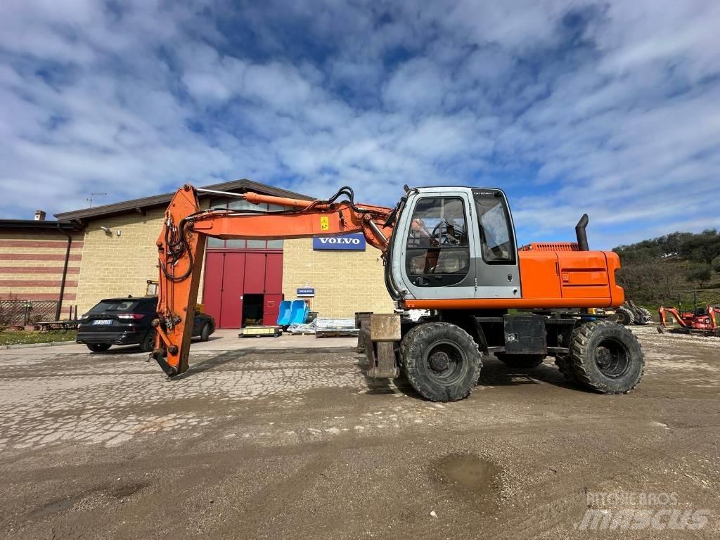 Hitachi EX 165 Excavatoare cu roti